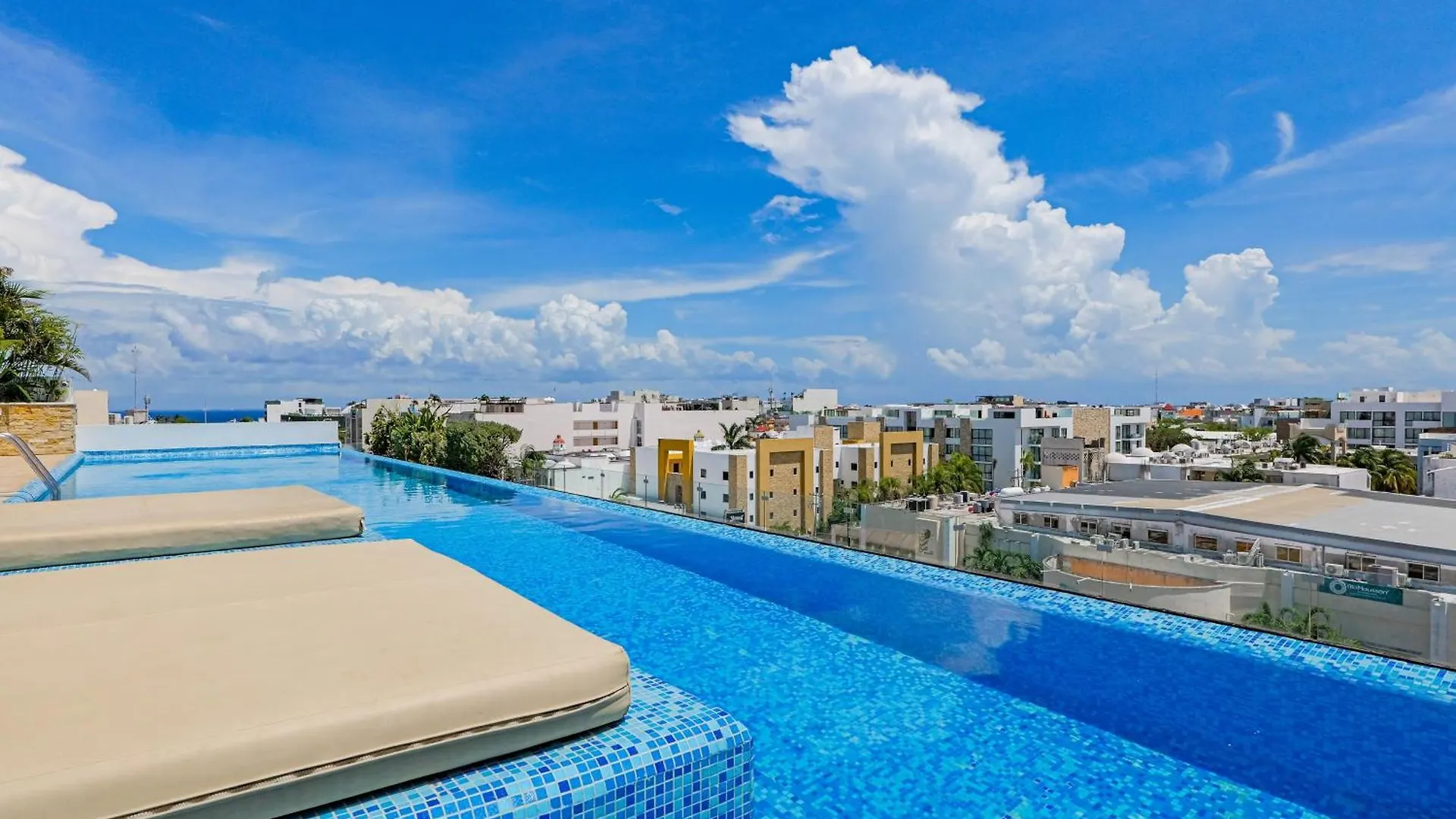 The City 1303 Playa del Carmen
